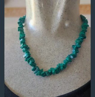 Collares y pulsera de piedras naturales y perlas
