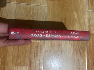 Una corte de rosas y espinas