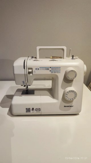 Máquina de coser SilverCrest 33 puntadas