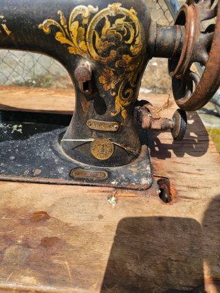 Máquina de coser Singer antigua