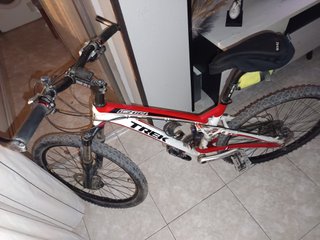 Bicicleta de Montaña Trek top fuel Roja y Blanca