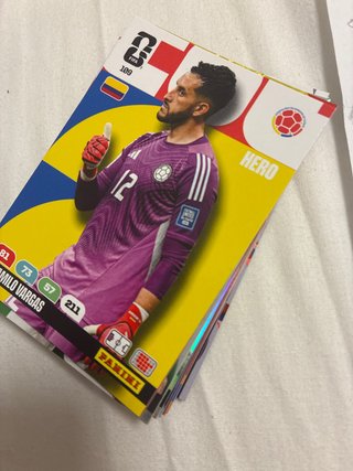 Panini FIFA Vargas 2022 Hero