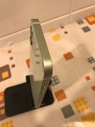 Chasis iPhone 12 con accesorios