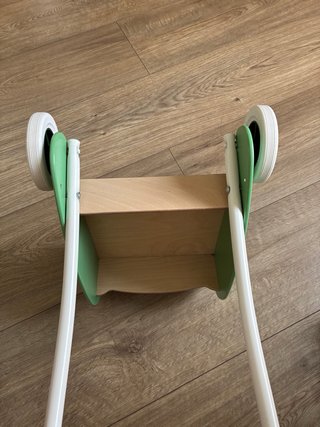 Correpasillos Ikea madera verde