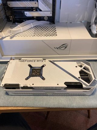 Tarjeta grafica rtx 3070 asus rog white 8gb