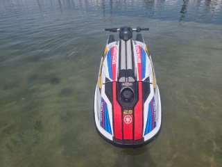 Moto de agua Yamaha jetski SuperJet 2021 TR1