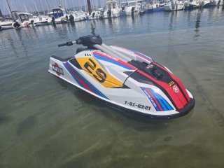 Moto de agua Yamaha jetski SuperJet 2021 TR1