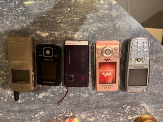 Lote 5 Móviles Antiguos: Samsung, Sony Ericsson, A