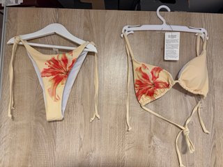 Bikini Beige y Rojo Talla L,vale tb para M