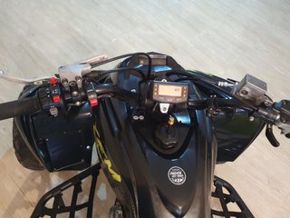 Quad Negro y verde Off-road