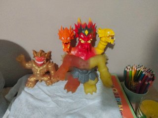 Muñecos de 3 cabezas y trol