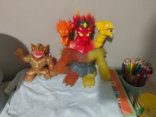 Muñecos de 3 cabezas y trol