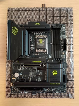 MSI MAG B860 TOMAHAWK WIFI Placa Base