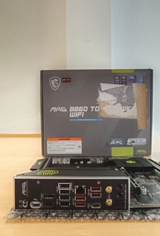 MSI MAG B860 TOMAHAWK WIFI Placa Base