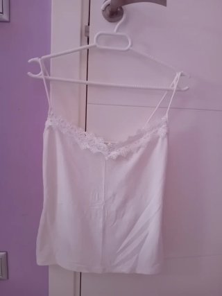 Camiseta tirantes blanca con encaje