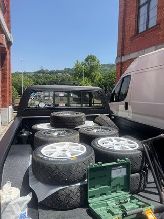Lote de 12 neumáticos Slicks