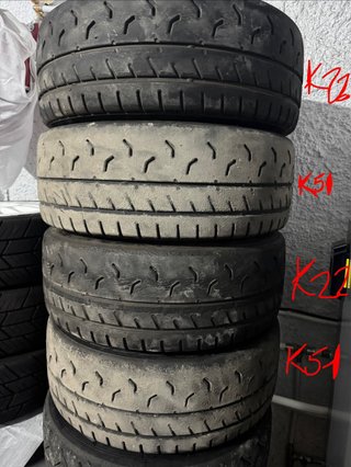 Lote de 12 neumáticos Slicks