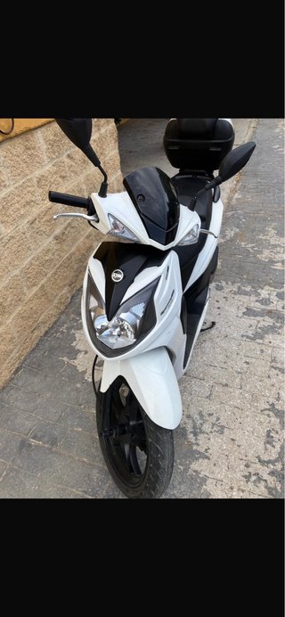Moto Scooter 125cc Blanca Automática