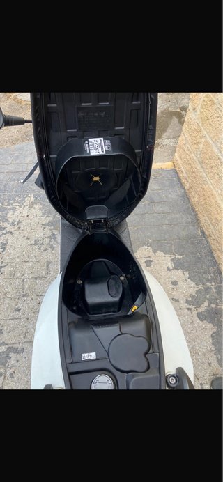 Moto Scooter 125cc Blanca Automática