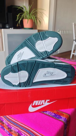 Zapatillas Jordan Blancas y Verdes