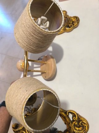 Lámpara de pared con espejos dorados