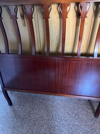 Cabecero de nogal macizo para cama de 90