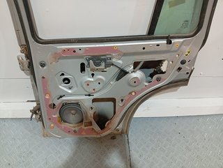 PUERTA TRASERA DERECHA LAND ROVER FREELANDER (LN)