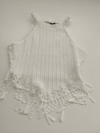 Top blanco con flecos txs de shein