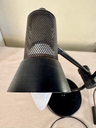 Lámpara de mesa metálica negra