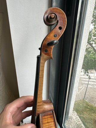Violino antigo para restauro
