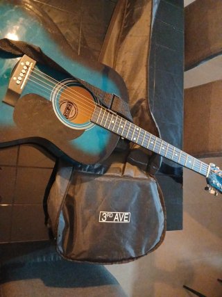 Guitarra acústica con funda 3rd Ave