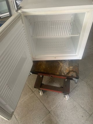 Congelador Zanussi pequeño