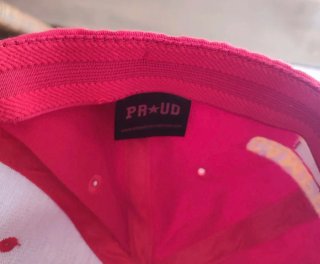 Gorra Roja con Estrella amarilla