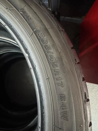 Neumáticos Bridgestone 205/45/17