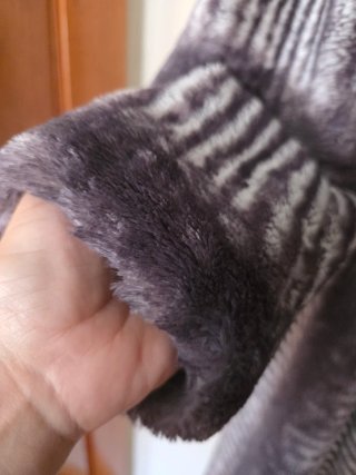 Abrigo pelo sintético, gris y blanco