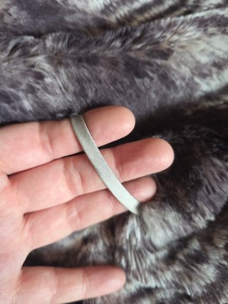 Abrigo pelo sintético, gris y blanco