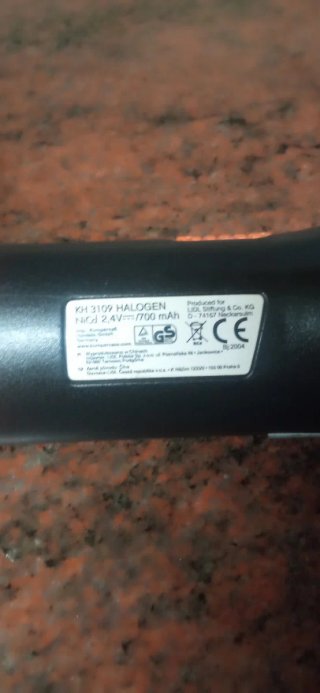 Linterna recargable con enchufe
