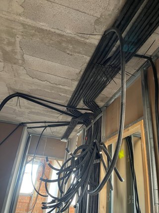 Se realizan trabajos de electricidad