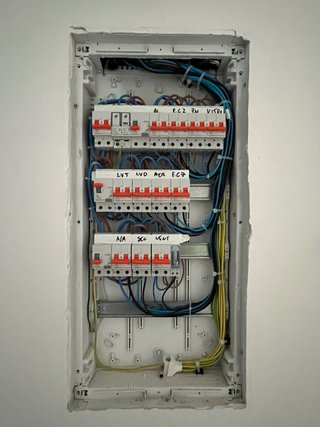 Se realizan trabajos de electricidad