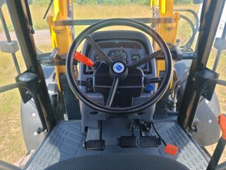 Tractor New Holland con pala frontal
