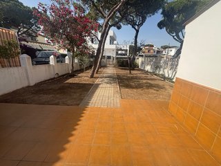 Alquiler casa a 150m de la playa.