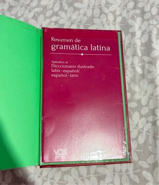 Diccionario ilustrado latín-español/ español-latín