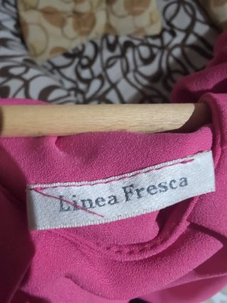 Vestido elegante rosa con flor
