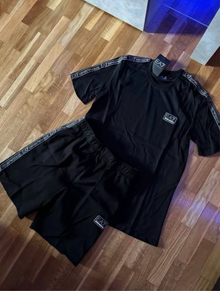 Conjunto EA7 Negro Nuevo Talla M