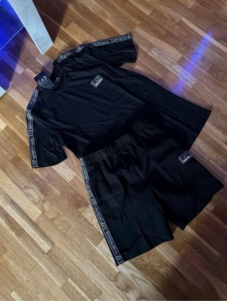 Conjunto EA7 Negro Nuevo Talla M