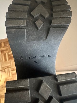 Sandalias negras charol Stradivarius