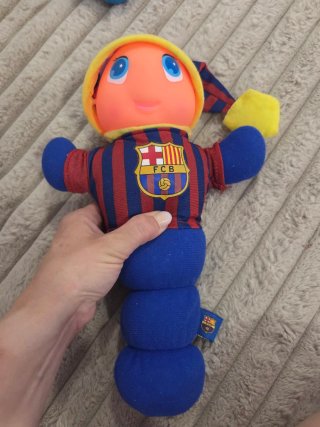Peluche Gusilu FC Barcelona, se enciende.