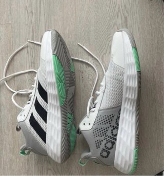 Zapatillas Adidas Baloncesto Blancas y Verdes