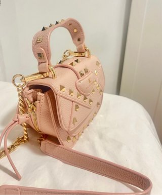 Bolso LA CARRIE Rosa con Tachuelas Doradas