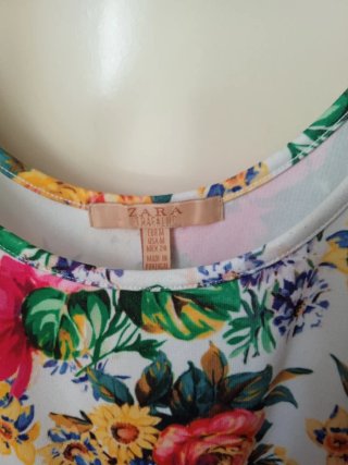 Vestido Zara floral blanco y multicolor